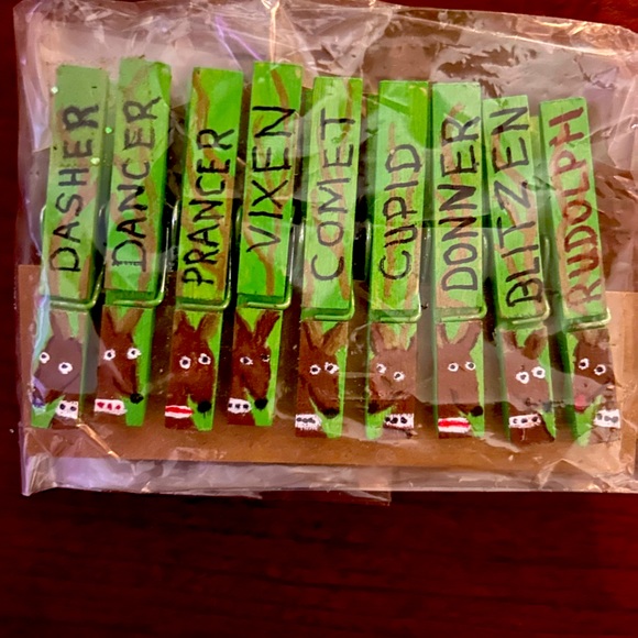 9 Reindeer Clothes Pin Magnets - Picture 1 of 1